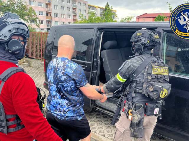 Polícia vykonala protidrogové razie v Poprade a Svite, obvinila troch mužov