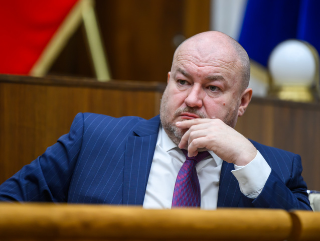 Koalícia plánuje zvýšiť zdanenie online hazardu, Matovič kritizuje odhady